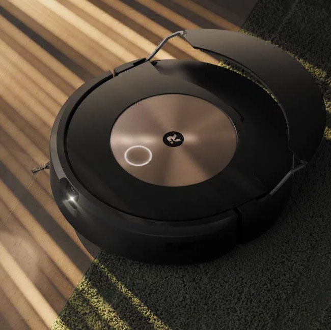iRobot Roomba Combo j9+ má jedinečný vysouvací mop